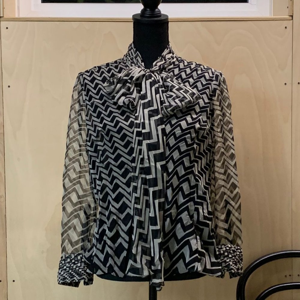 Gucci Women's Blouse - Gucci Pattern Size Small/Medium